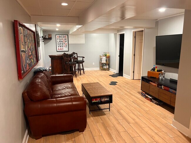 Photo - 216 Beverly Dr NE