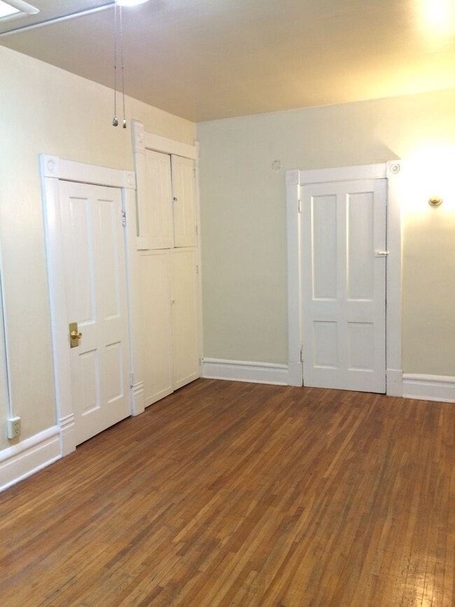 Photo - 248 1/2 W 5th Ave Unidad Rear