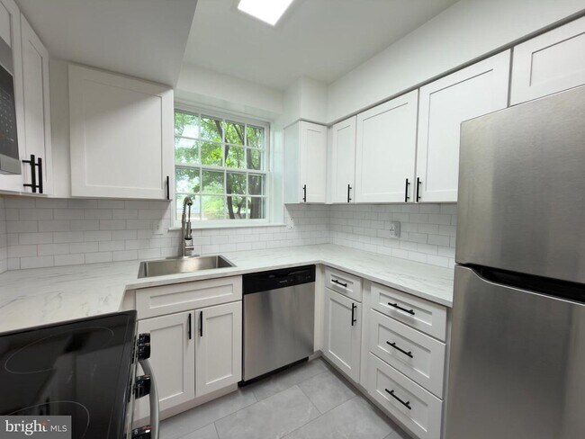 Photo - 3801 Newark St NW Unit A427