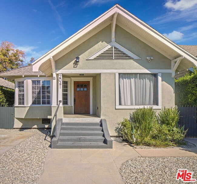 Photo - 2041 W 31st St