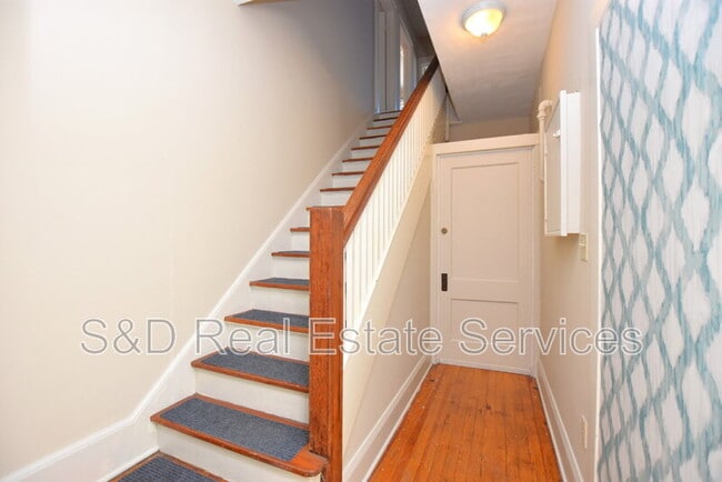 Photo - 709 1/2 Park Hill Ave.
