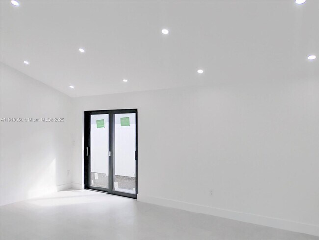 Photo - 20615 NE 9th Ct