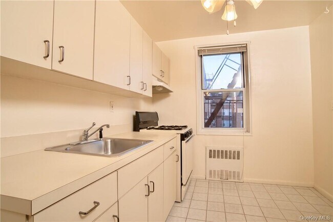 Photo - 2 Sadore Ln Unit 6R