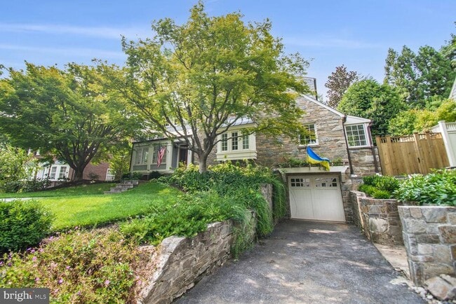 Photo - 3712 Fordham Rd NW