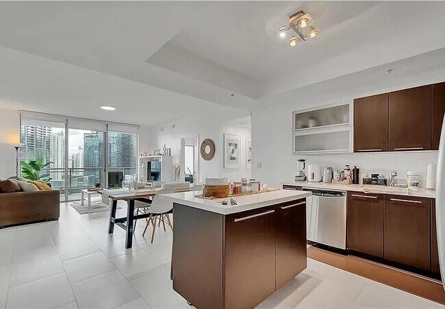 Photo - 90 SW 3rd St Unit 3211