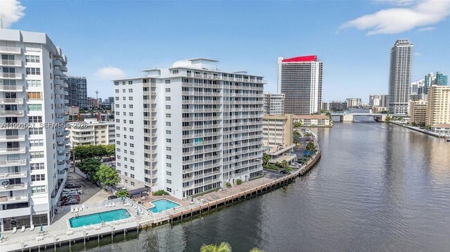 Building Photo - 121 Golden Isles Dr Unit 104