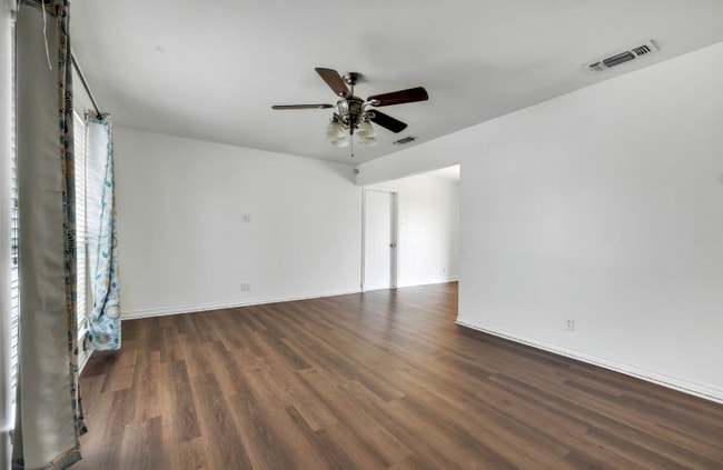 Photo - 318 Avalon St