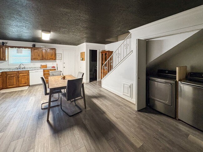 Photo - 3311 N Vista Dr