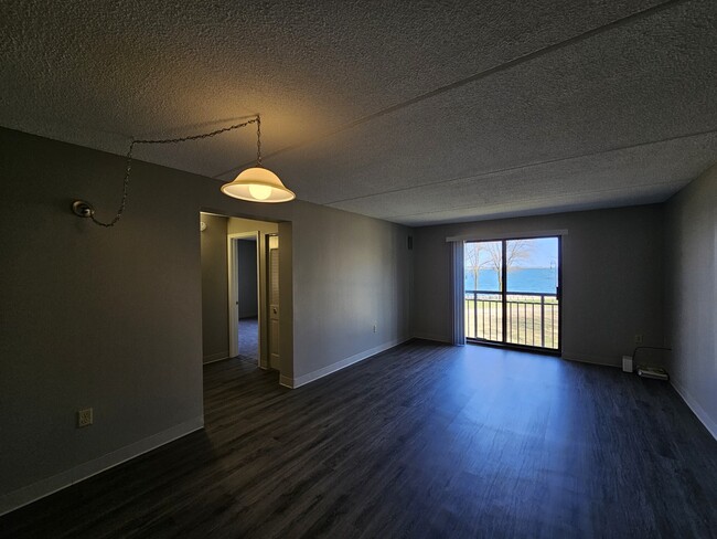 Photo - 65 N Point Dr Unidad 1