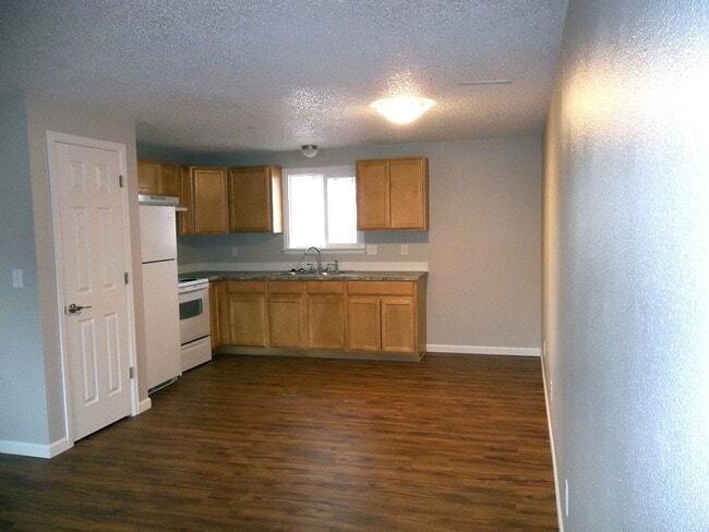 Photo - 1118 W 10th St Unit C