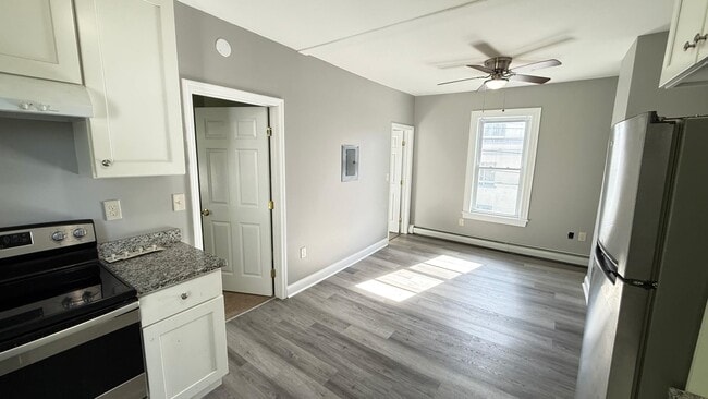 Building Photo - 152 Pearl St Unit 2