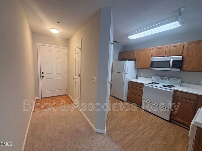 Photo - 1950 Trailwood Heights Ln Unidad #204