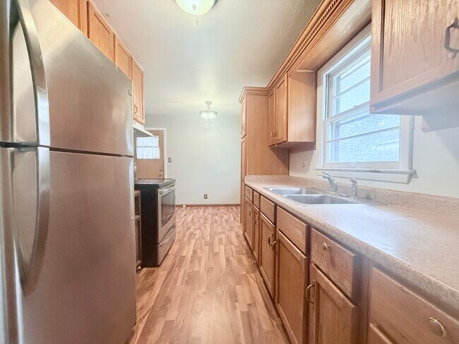 Kitchen - 1205 Dorothy Dr