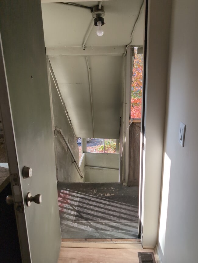 733 E Clinton St Unit 733.5