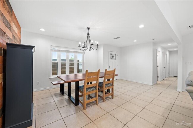 4012 Auburn Ave W