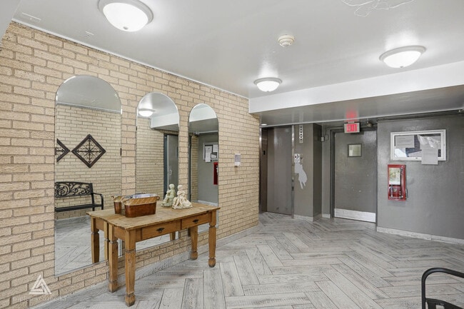 Photo - 7301 Willow Springs Rd