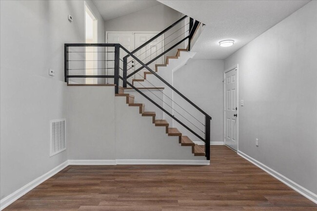 Photo - 1844 Brier Ln