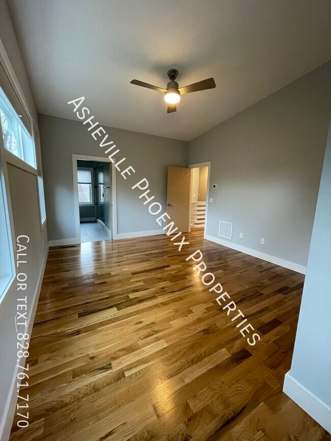 Photo - 18 Mauricet Ln House