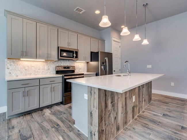 Photo - 103 E Walter Ave