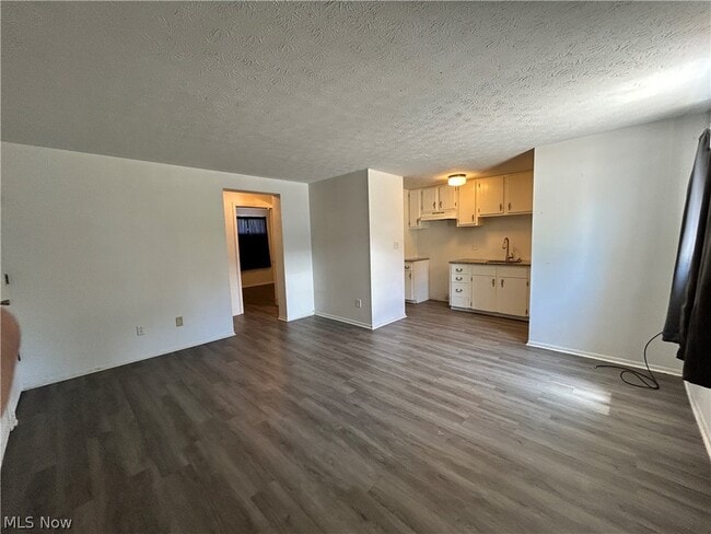 Photo - 28 Pioneer Dr Unit 1