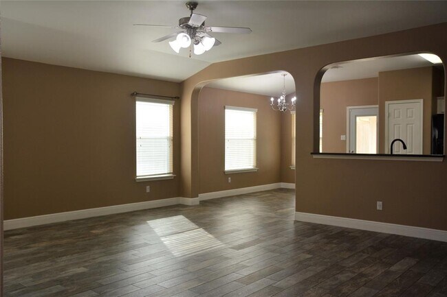 Photo - 406 Comal Run Casa