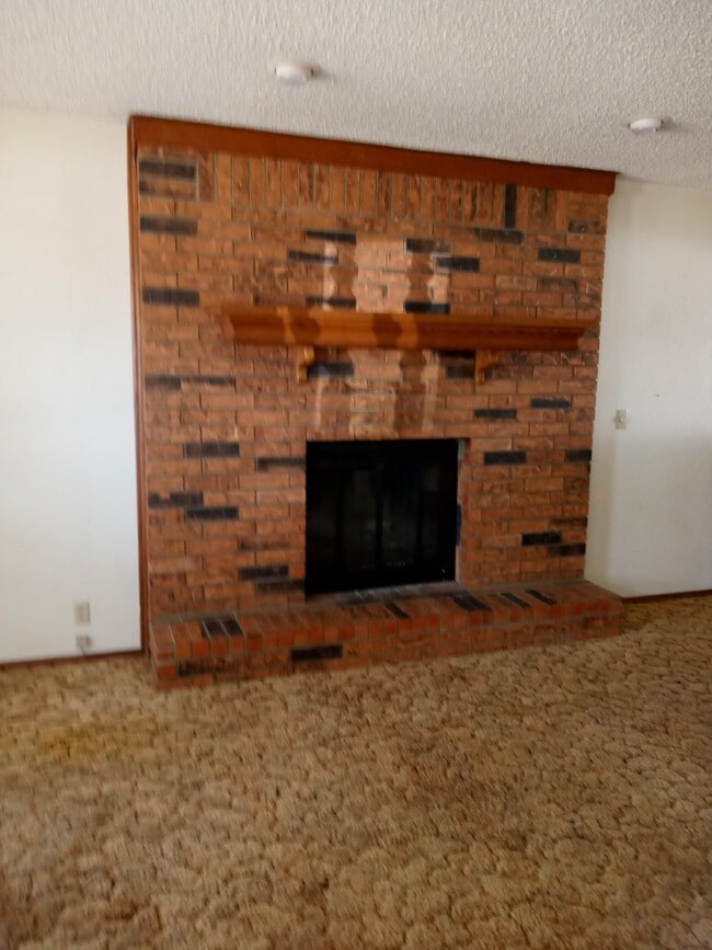 325 Dustin Dr Unidad C