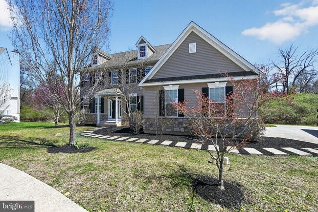 Photo - 208 Liberty Cir
