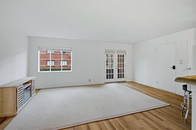 Photo - 1381 Normandy Dr NE Unit 2