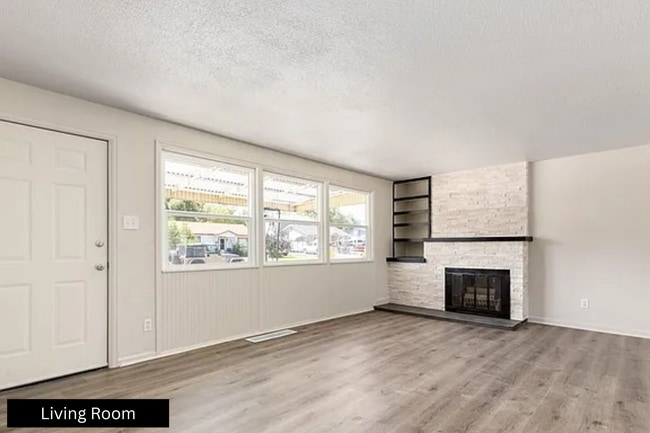 Photo - 3160 Denver Blvd