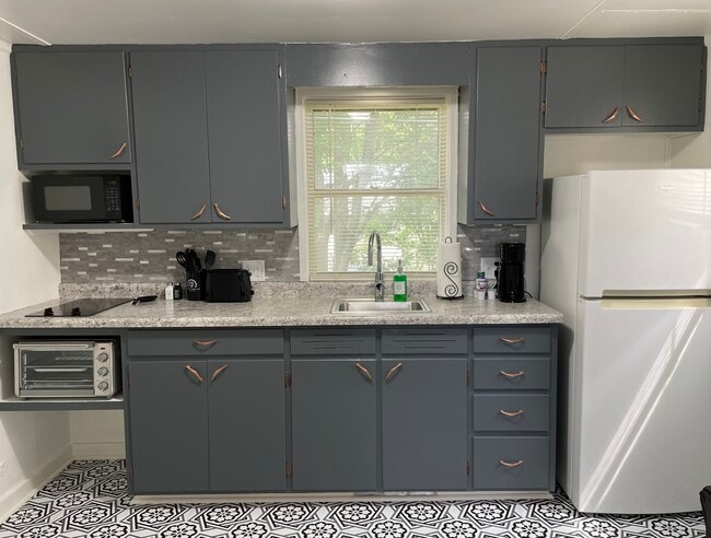 Building Photo - 17 2nd Ave NE Unit 1 Rental