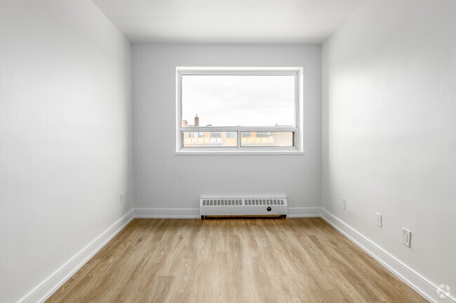 2BR, 1BA - 850SF - Bedroom
