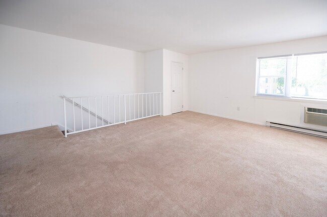 Living Room - 3.5 Room, 1 Bed, 1 Bath