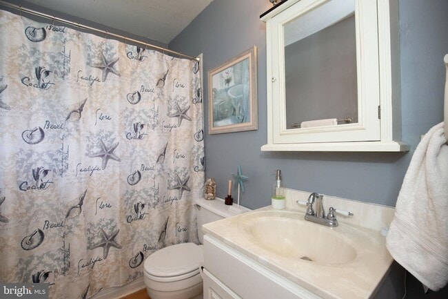 Photo - 388 Monument Dr