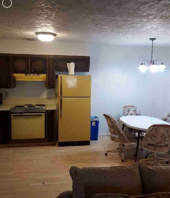 Building Photo - 197 Dale Dr Rental