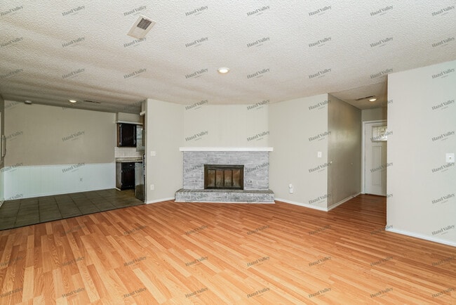 Photo - 1768 S Pine Ave