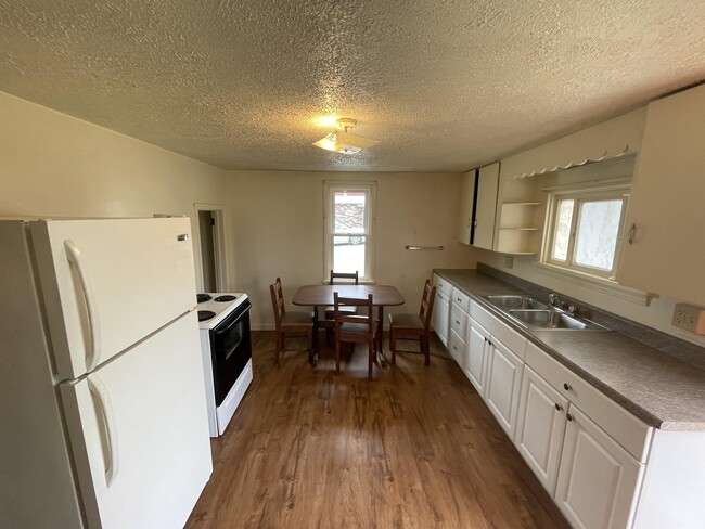 Photo - 854 Wayne Ave