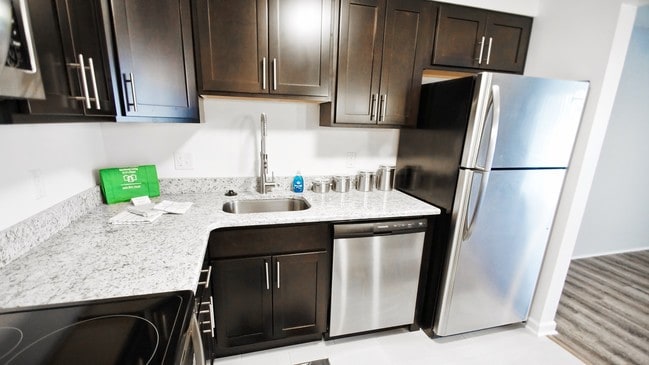 Renovated Apartment in the towers - Westwood Meadows