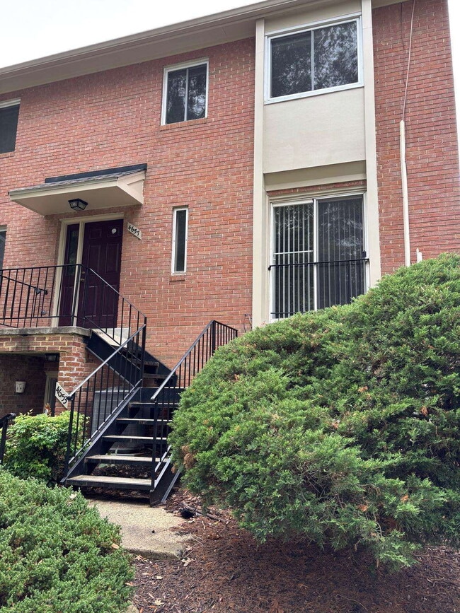 Photo - Charming Townhome in Prime Annandale Location