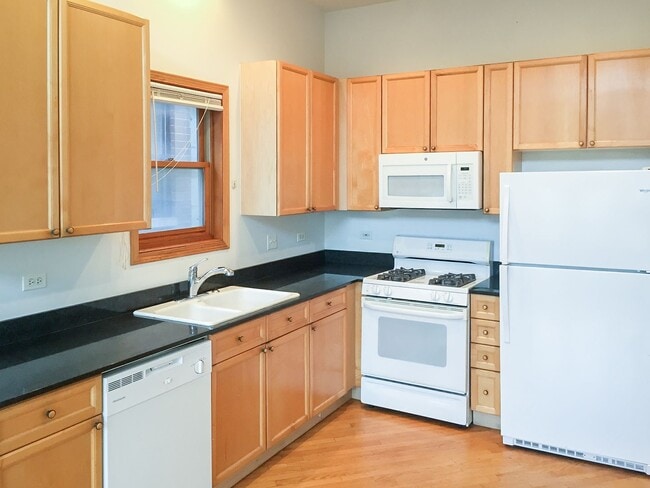 Photo - 1324 W Diversey Pky Unit 3
