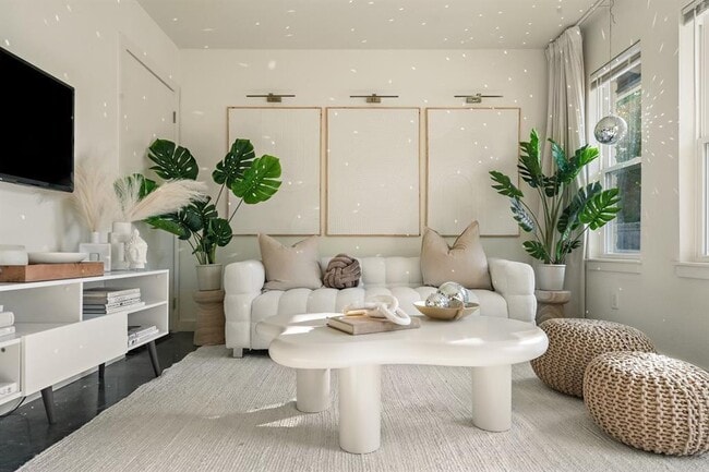 Photo - 6003 Jain Ln