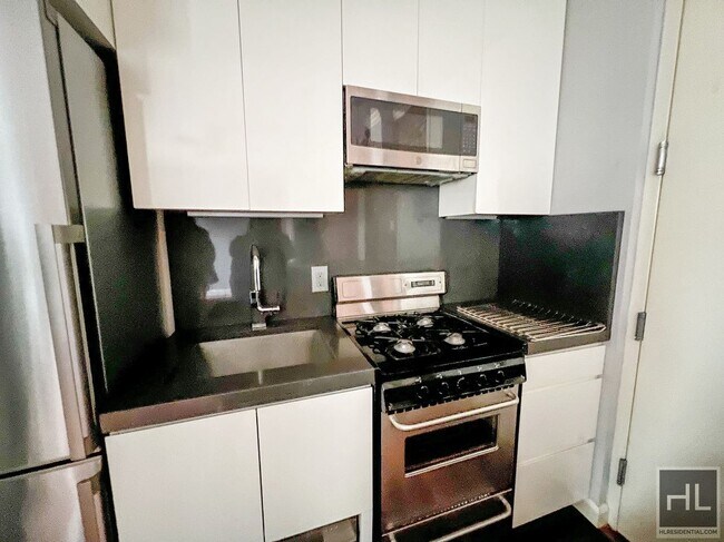 Photo - Second Avenue Unidad 8