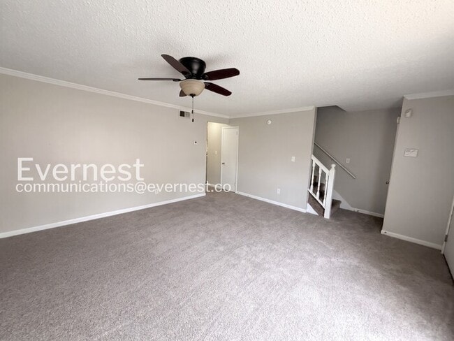 Photo - 335 Jamestown Manor Dr