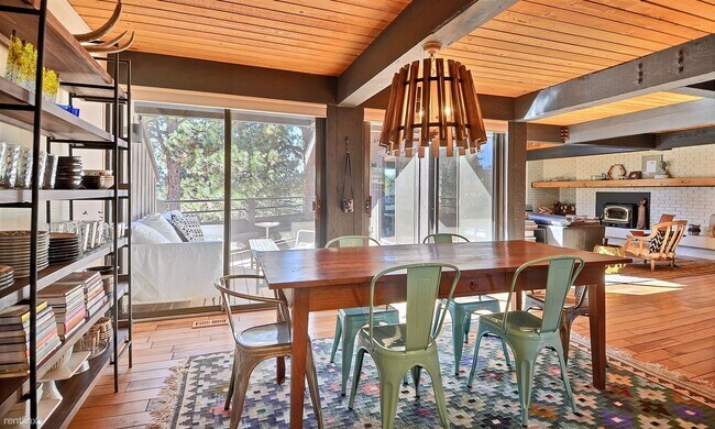 Photo - 3 br, 3 bath Triplex - 24206 Currant Drive