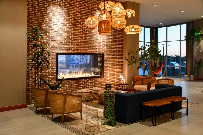 Photo - 2 Hbr Pt Rd S