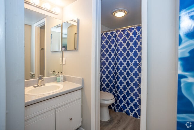 1BR, 1BA - 750SF