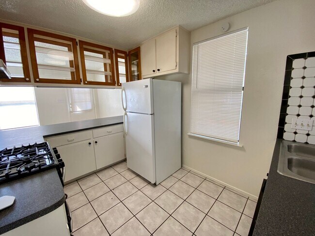 Photo - 30th-407 E Unit B