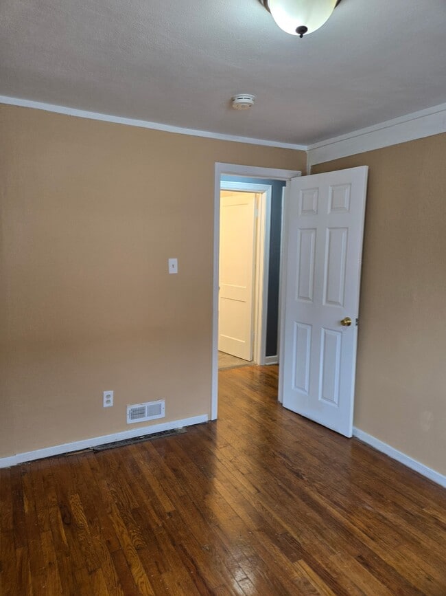 Photo - 4706 Roxie St