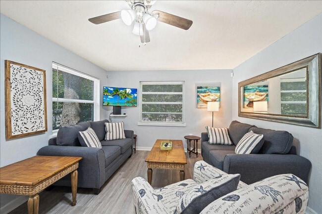 Building Photo - 140 McLeod St Unit SI ID1513829P