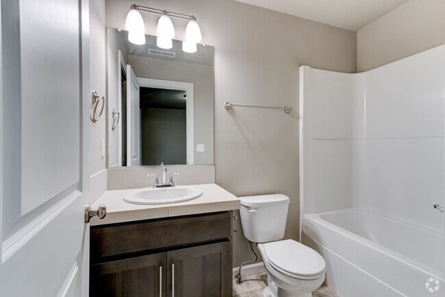 Building Photo - HOLIDAY RENT CONCESSION WITH APPROVED APPL... Rental