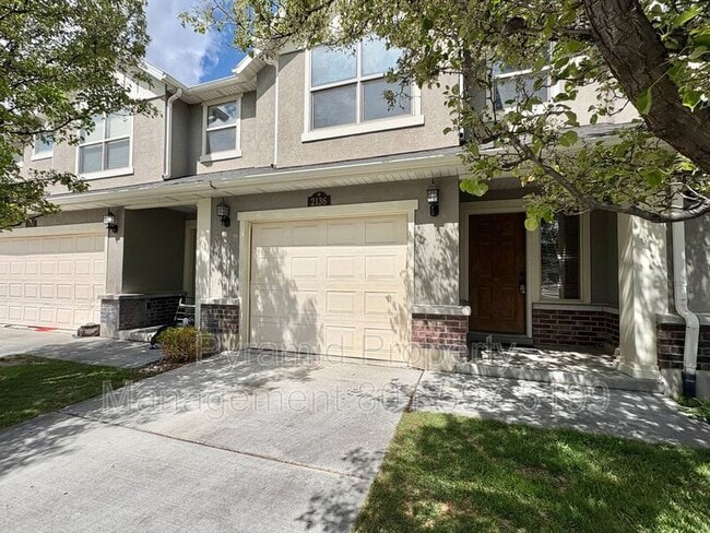 Building Photo - 2136 Fernside St